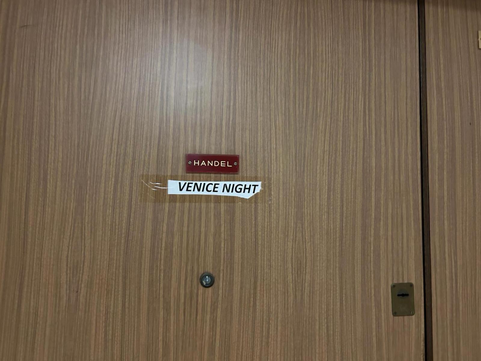 מסטרה Venice Night B13 מראה חיצוני תמונה